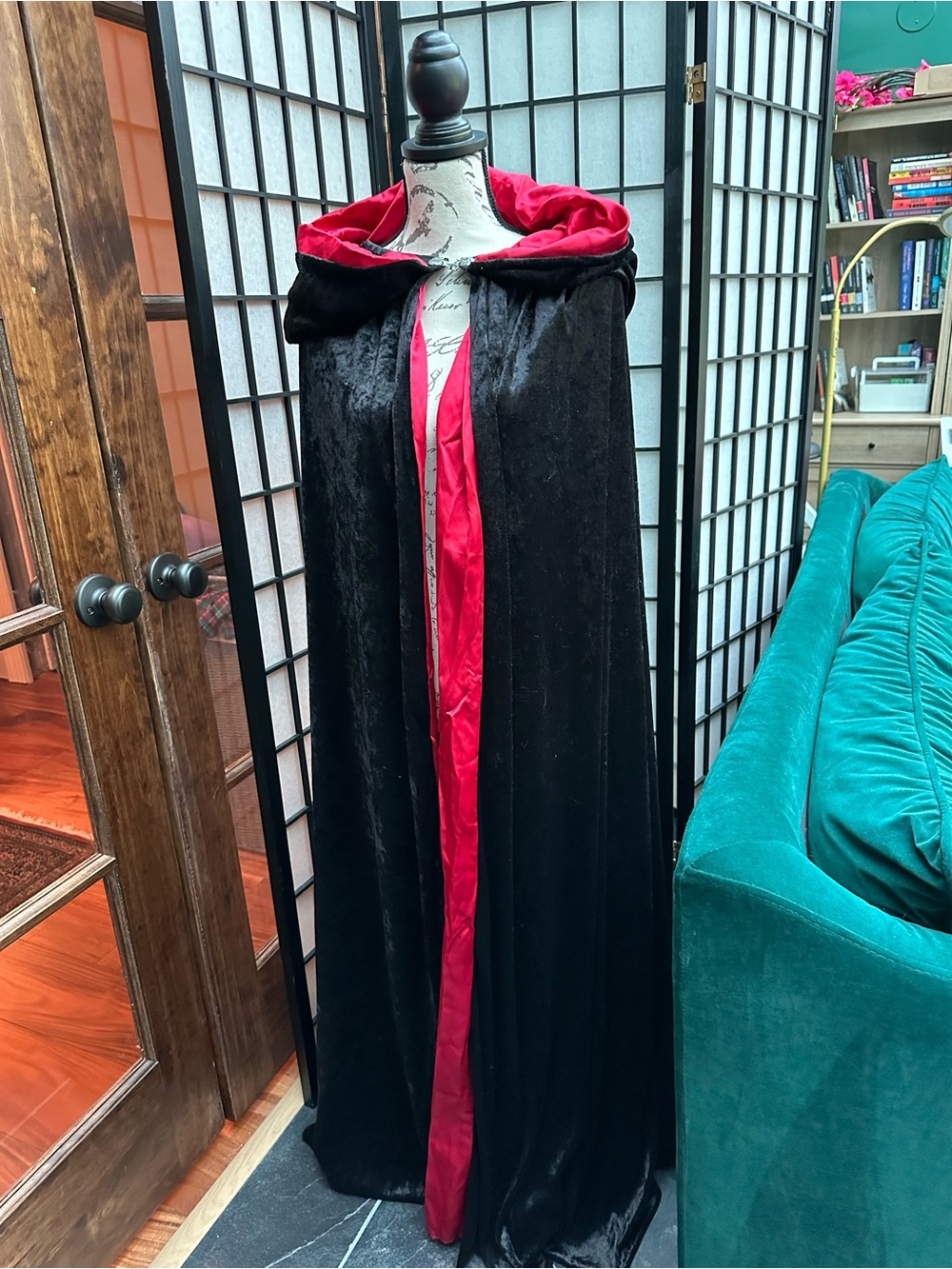 Black and Red Velvet Hooded Cape - Kids Costume
